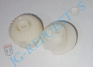 PIÑON PLASTICO SINGER DIENTE CURVO (DOMESTICA) 083